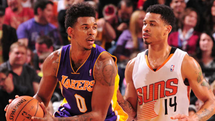 Video: Lakers' Nick Young to miss at least two weeks with knee injury