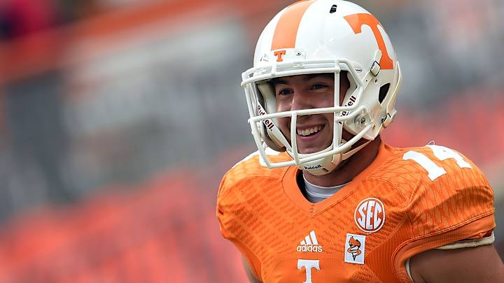 Tennessee quarterback Justin Worley out for season with shoulder injury