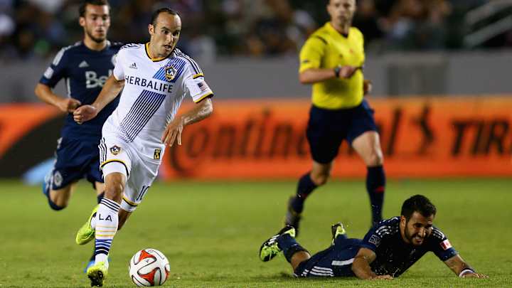 Landon Donovan breaks MLS assist record