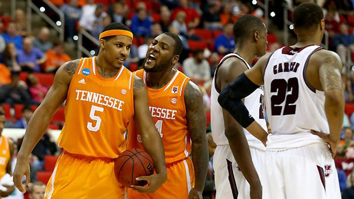 No. 11 Tennessee continues to roll in NCAA tournament, upsetting No. 6 UMass No. 11 Tennessee continues to roll in NCAA tournament, upsetting No. 6 UMass