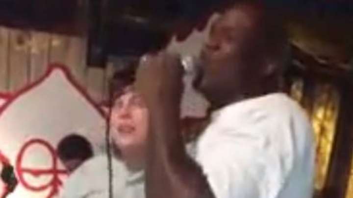 Watch: Shaq performs Bon Jovi at college bar