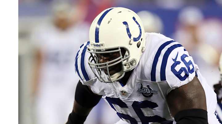 Report: Colts guard Donald Thomas tears right quad, out indefinitely