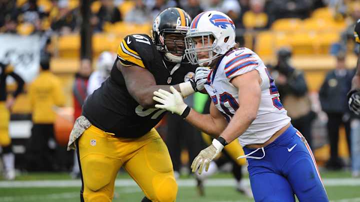 Panthers sign offensive linemen Velasco, Matthews Panthers sign offensive linemen Velasco, Matthews