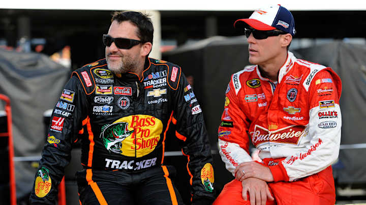 Kevin Harvick defends Tony Stewart, says he's 'a great person'