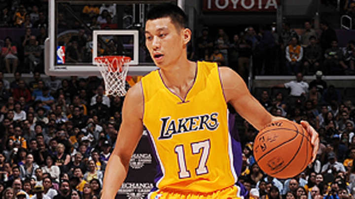 Jeremy Lin gave his teammates gold headphones for Christmas