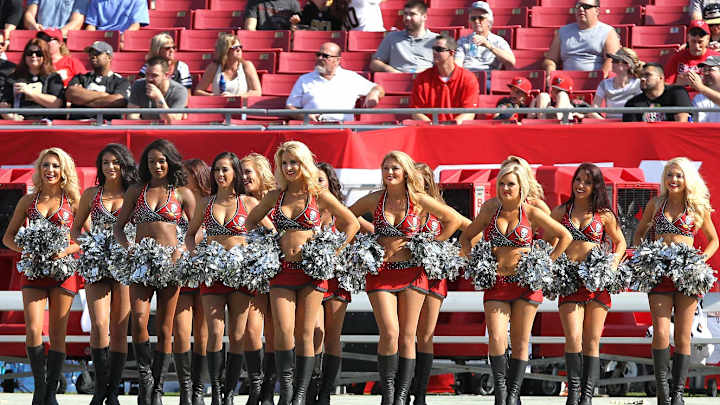 NFL Cheerleaders: Week 17 NFL Cheerleaders: Week 17