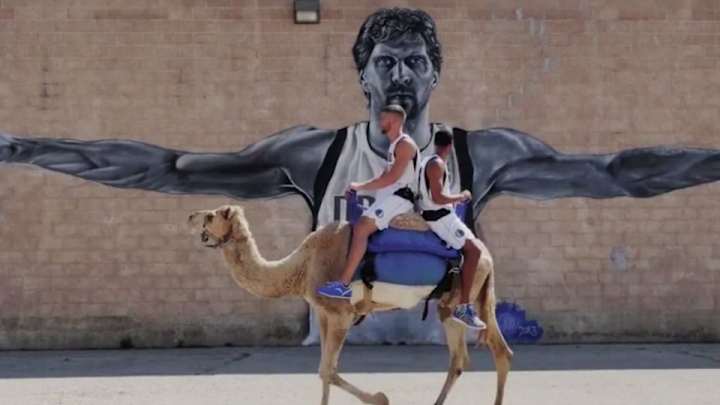 Mavericks ad features Chandler Parsons, Devin Harris, a camel