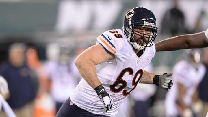 Bears' Jared Allen sidelined with pneumonia