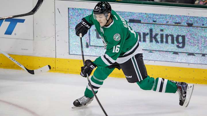 Dallas Stars sign Ryan Garbutt to three-year contract extension