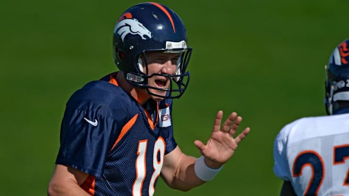 Peyton Manning doesn't like fighting at Broncos training camp Peyton Manning doesn't like fighting at Broncos training camp