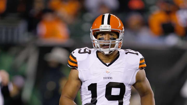Browns receiver Miles Austin hospitalized with kidney injury