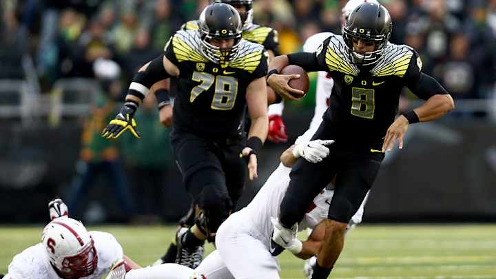 Marcus Mariota proves why Oregon is a playoff threat in rout of Stanford