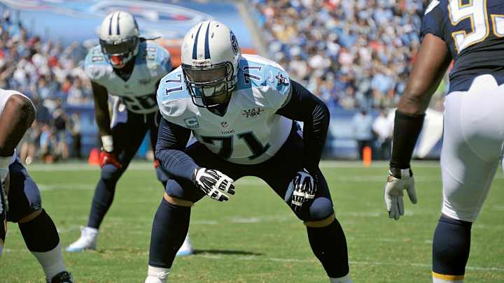 Report: Titans OT Michael Roos to undergo season-ending surgery