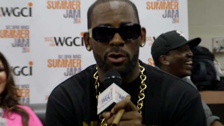 R. Kelly will do whatever it takes to bring Carmelo Anthony to the Bulls