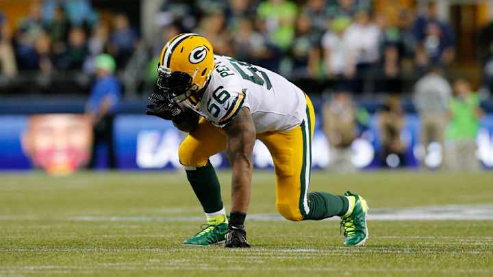 Packers' Julius Peppers reportedly fined for 'unauthorized shoes'