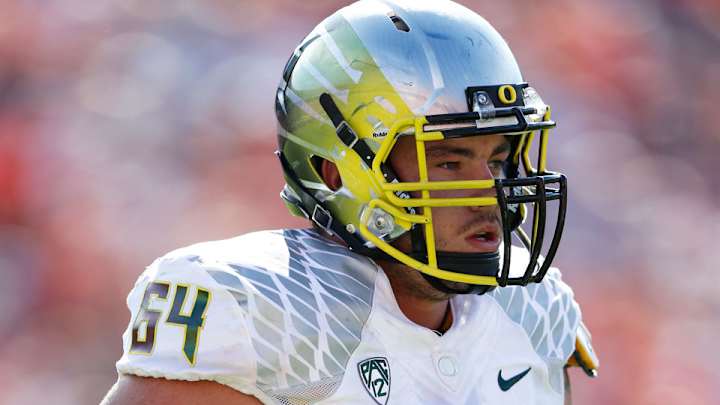 Report: Oregon's Tyler Johnstone re-tears ACL, out for season