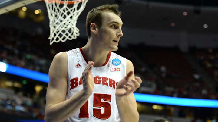 Report: Wisconsin F Sam Dekker sprains ankle, out 1-2 weeks