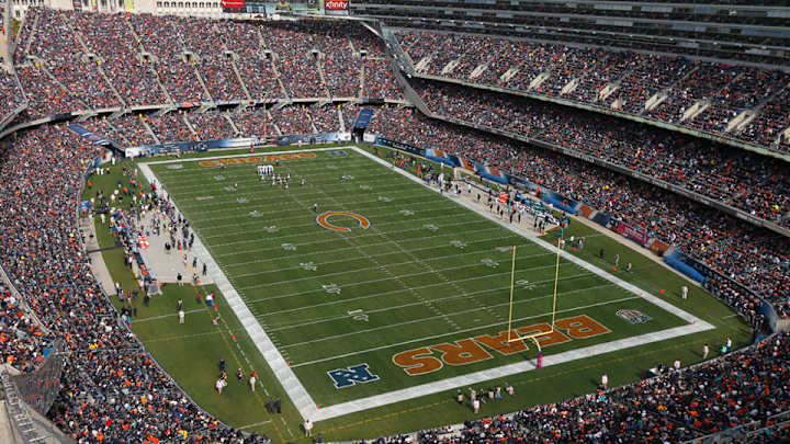Report: Two Bears fans stabbed in fight after game against Cowboys