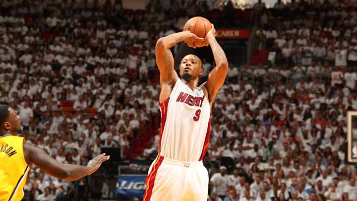 Report: Rashard Lewis to have knee surgery