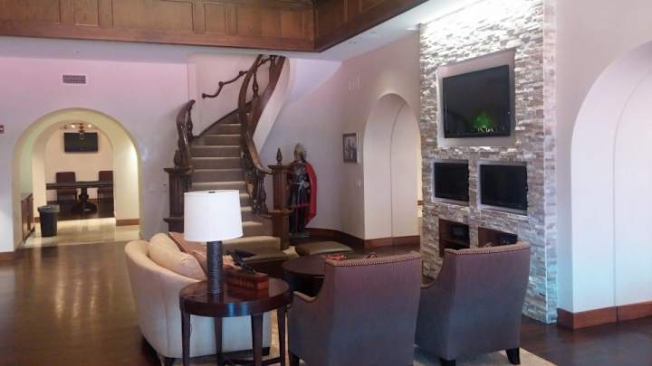 Owner's suite at Arrowhead stadium is insanely lavish Owner's suite at Arrowhead stadium is insanely lavish