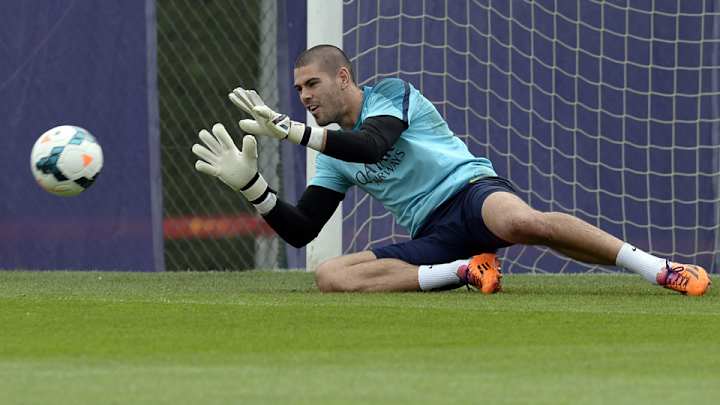 Ex-Barcelona goalkeeper Victor Valdes given rehab offer at Man Utd