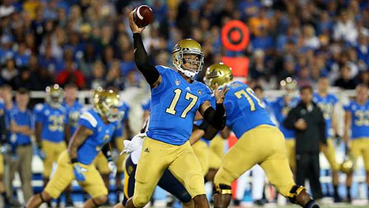 After deciding to return, UCLA's Brett Hundley coming into his own