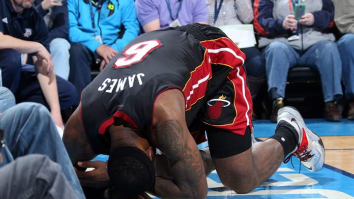 Heat's LeBron James (nose) out versus Bulls