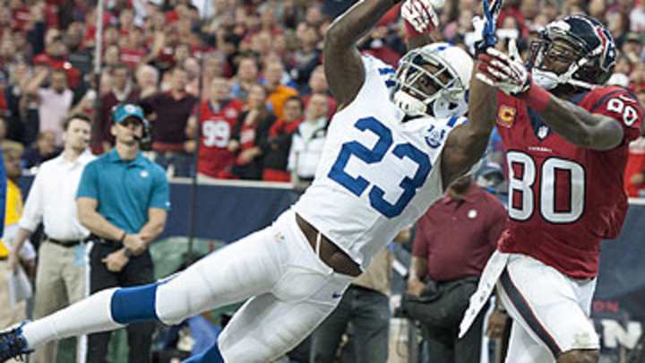 Vontae Davis re-signs with Indianapolis Colts for four years, $39 million