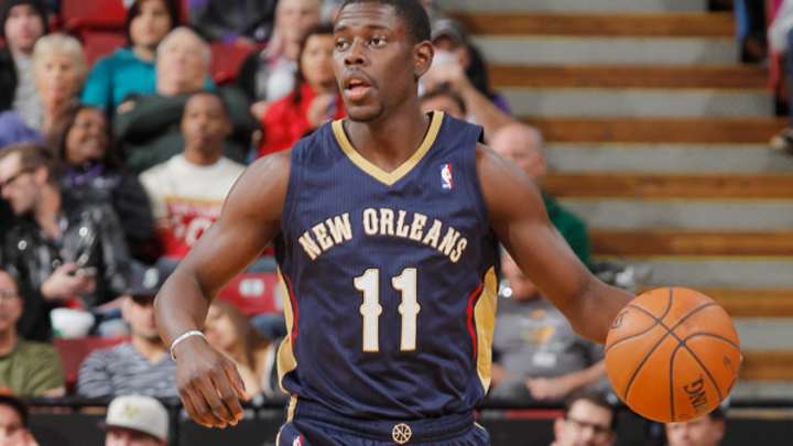 Pelicans' Jrue Holiday out indefinitely with stress fracture in leg