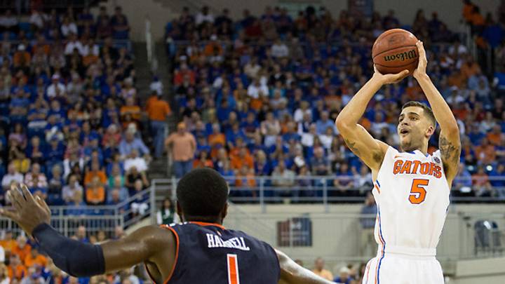 Florida takes over top spot in new AP Top 25, Syracuse falls to No. 4 Florida takes over top spot in new AP Top 25, Syracuse falls to No. 4