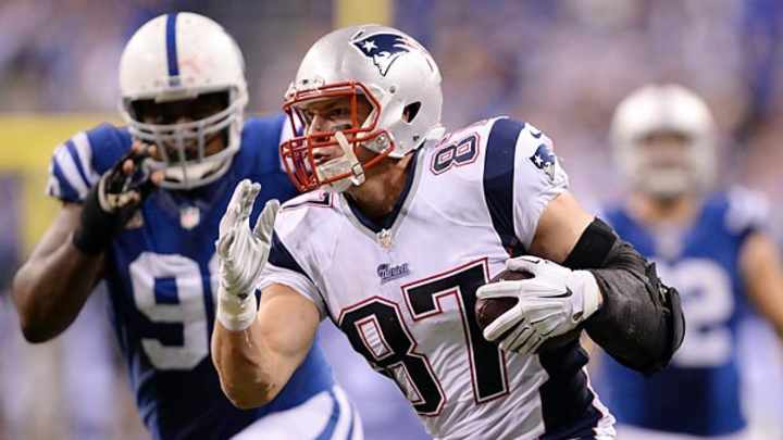 Monday's A.M. Hot Clicks: Sunday Night NFL Smashdown