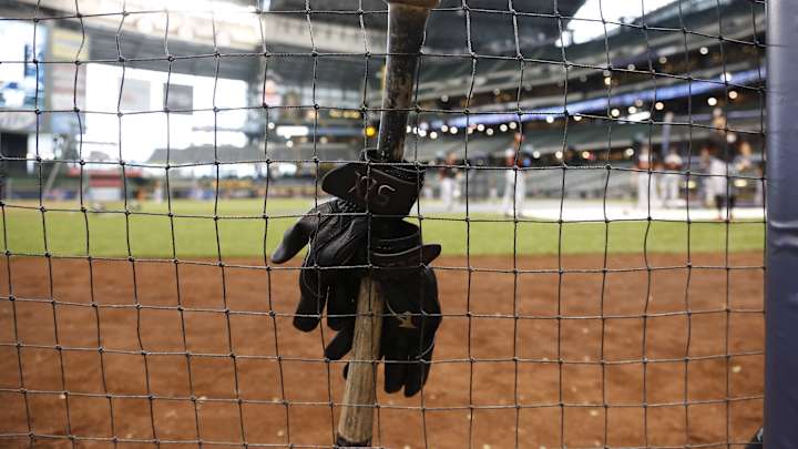Brewers-Reds game at Miller Park delayed due to heightened security