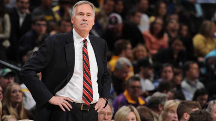 Reports: Marshall eyes Lakers' Mike D'Antoni to fill coaching vacancy