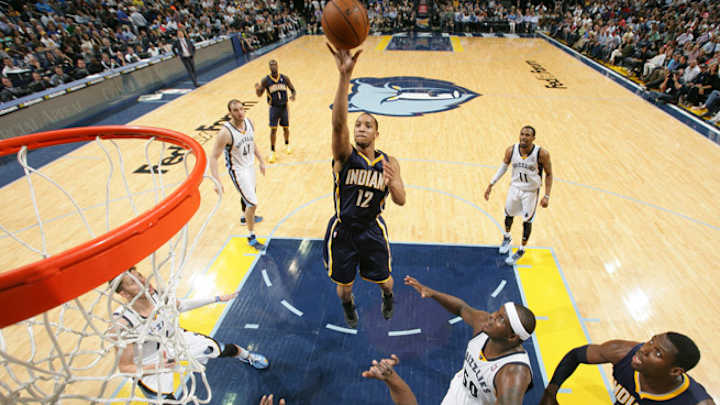 Pacers plummet, Spurs return to No. 1 in rankings