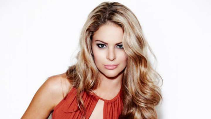 Wednesday's A.M. Hot Clicks: Chrissy Teigen Throws Out First Pitch Wednesday's A.M. Hot Clicks: Chrissy Teigen Throws Out First Pitch