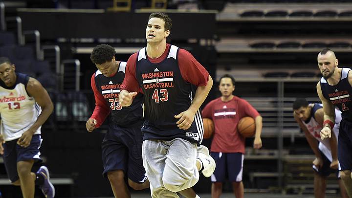Wizards' Kris Humphries to miss 3-4 weeks after finger surgery