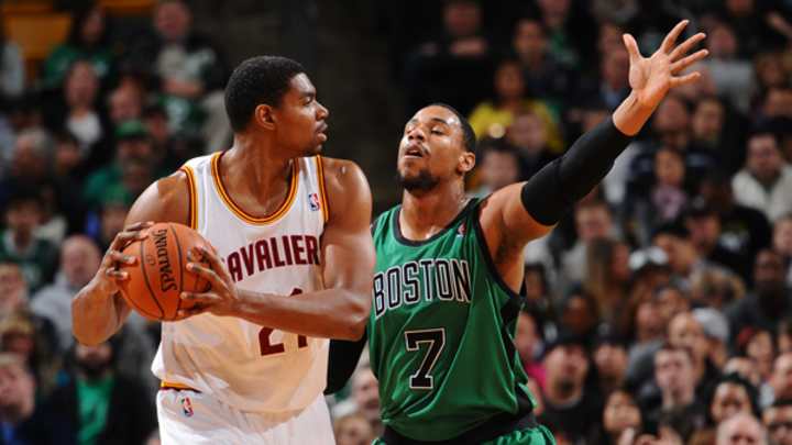 Reports: Pacers close to signing free-agent center Andrew Bynum?
