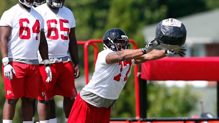 Report: Falcons DL Ra'Shede Hagemen fractures wrist during fight in practice