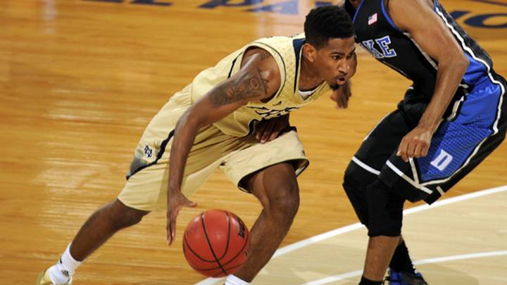Notre Dame upsets seventh-ranked Duke to breathe life into season