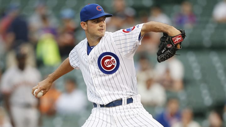 Cubs hold on against Giants to complete suspended game Cubs hold on against Giants to complete suspended game