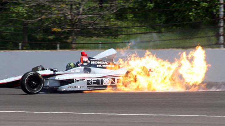 Kurt Busch crashes during Indy 500 practice