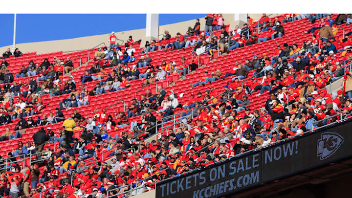 FCC commissioner wants repeal of NFL blackout rule