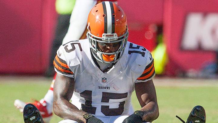 Davone Bess appears to tweet out photo of marijuana; Browns will investigate
