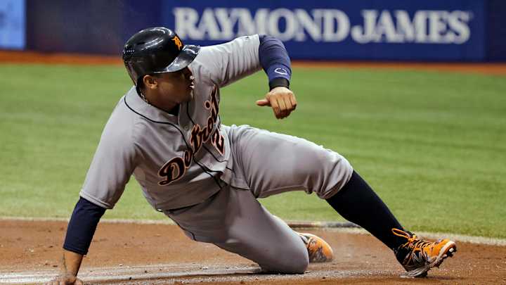 Tigers 1B Miguel Cabrera aggravates right ankle after home plate slide