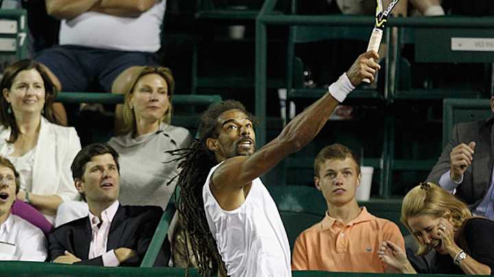 John Isner loses to Dustin Brown in clay court tourney
