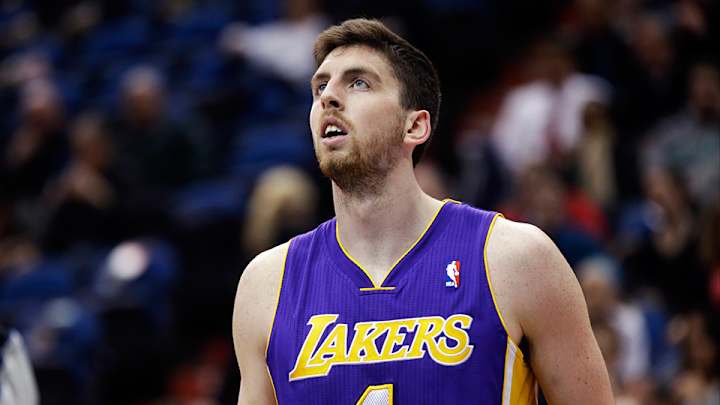 Report: Lakers sign Ryan Kelly to two-year deal
