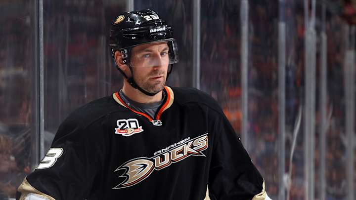 Ducks' Francois Beauchemin out 4-6 weeks; team acquires Eric Brewer