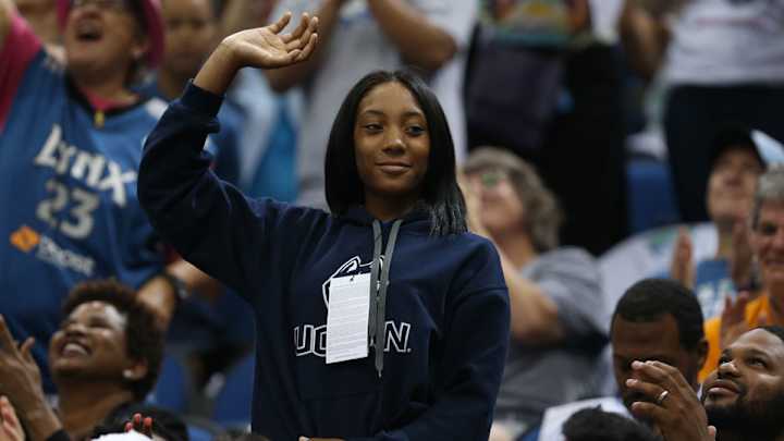 Auriemma: Unknown school claims call to Mo'Ne Davis was violation Auriemma: Unknown school claims call to Mo'Ne Davis was violation