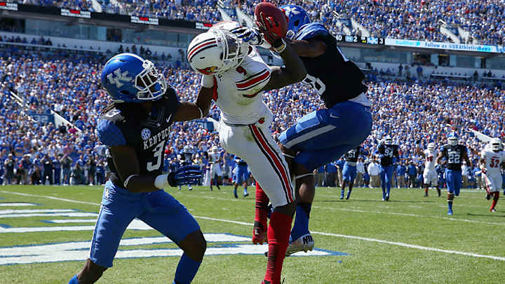 Watch: Kentucky, Louisville players scuffle before game