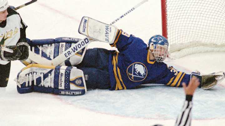 Dominik Hasek enjoying NHL retirement in return to Buffalo